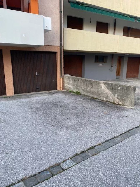 Sion - A louer Garage / Box avec une place de parc en enfilade