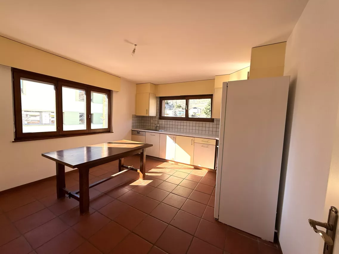 Spacieux et lumineux appartement rénové de 4.5 pièces au 1er étage