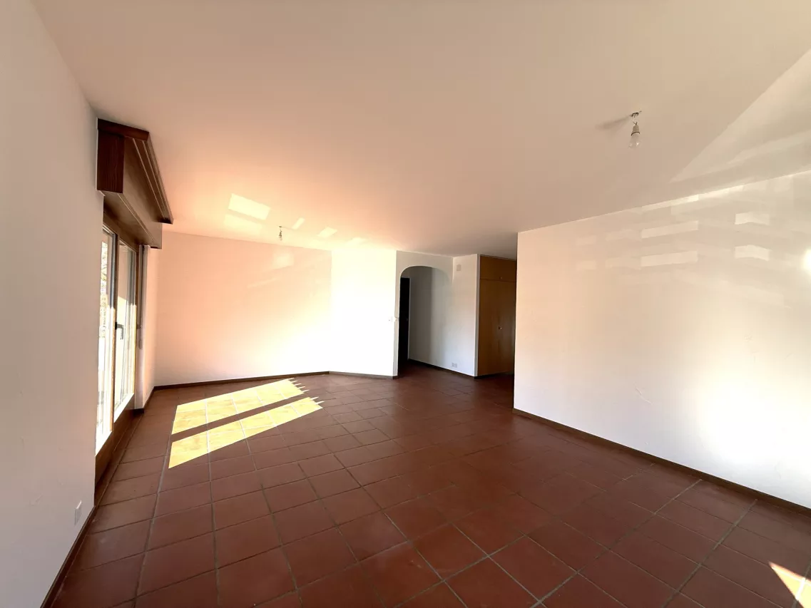 Sion - Spacieux et lumineux appartement rénové de 4.5 pièces au 1er étage