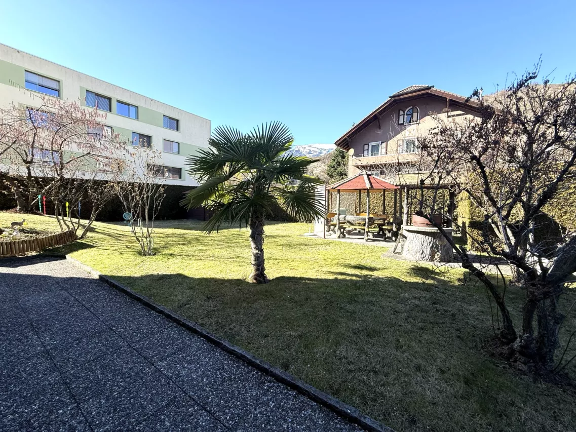 Spacieux et lumineux appartement rénové de 4.5 pièces au 1er étage