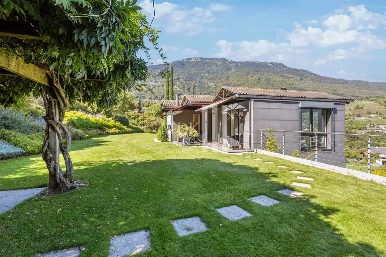 Magnifique villa avec vue dégagée sur la plaine