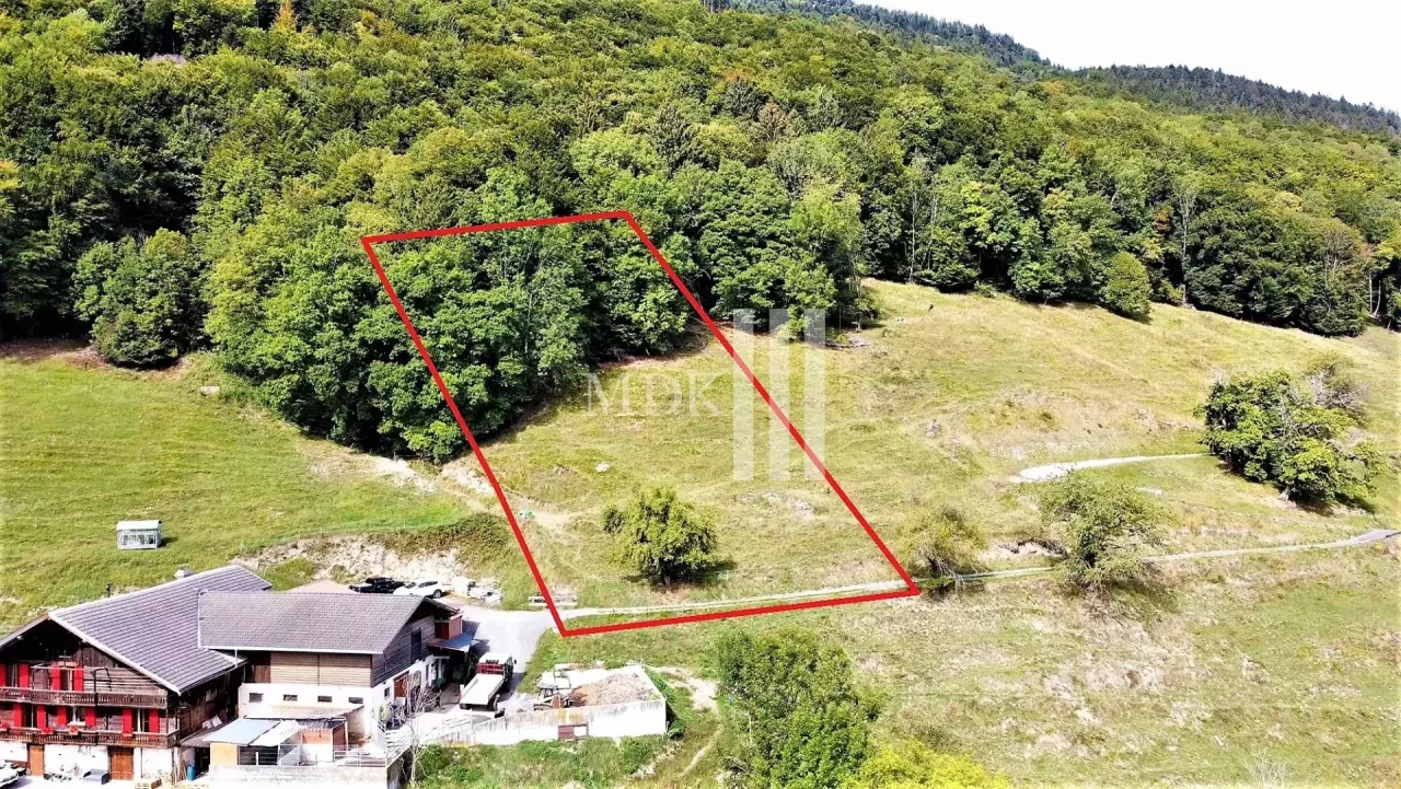 Building plot in Les Neyres