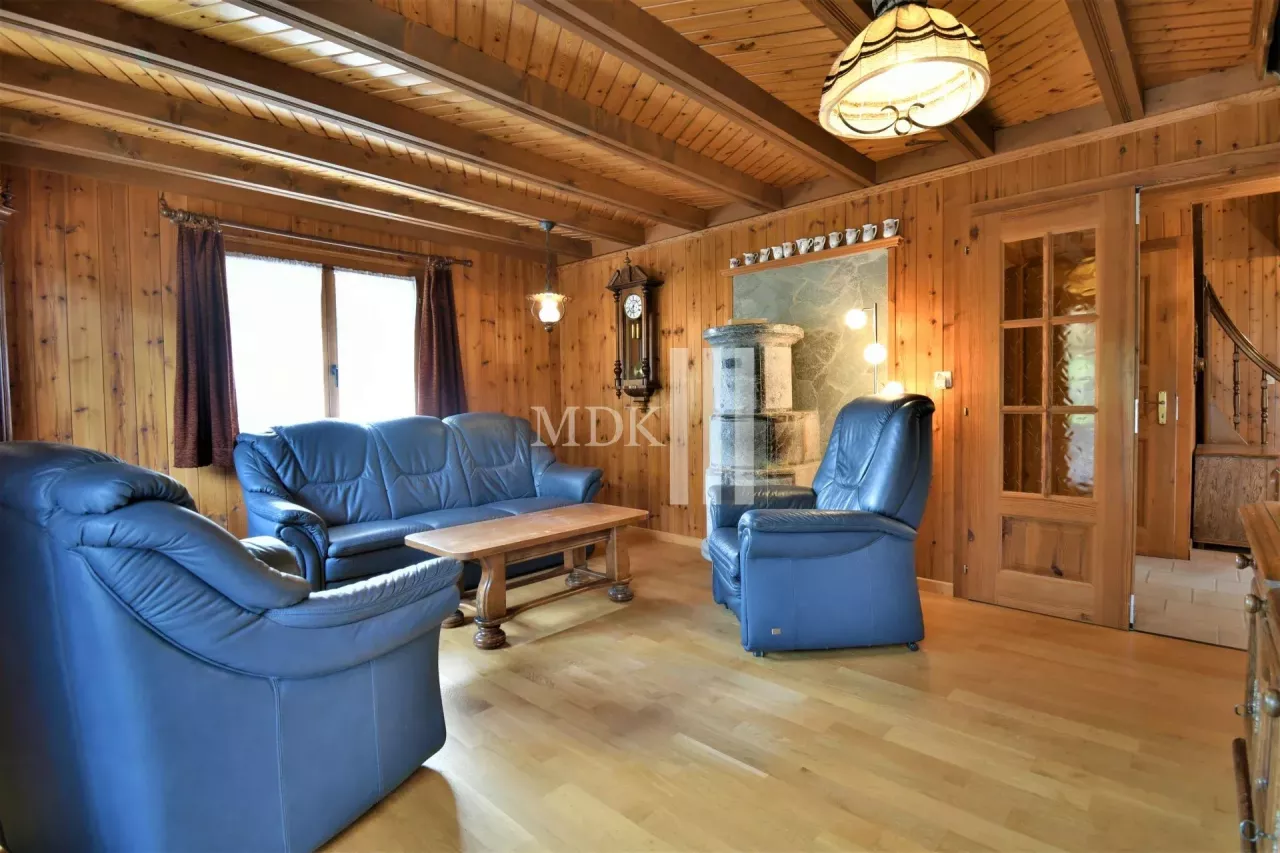 Beautiful chalet for sale in the center of the village