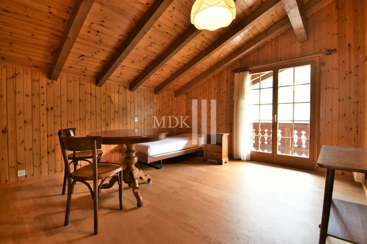 Beautiful chalet for sale in the center of the village