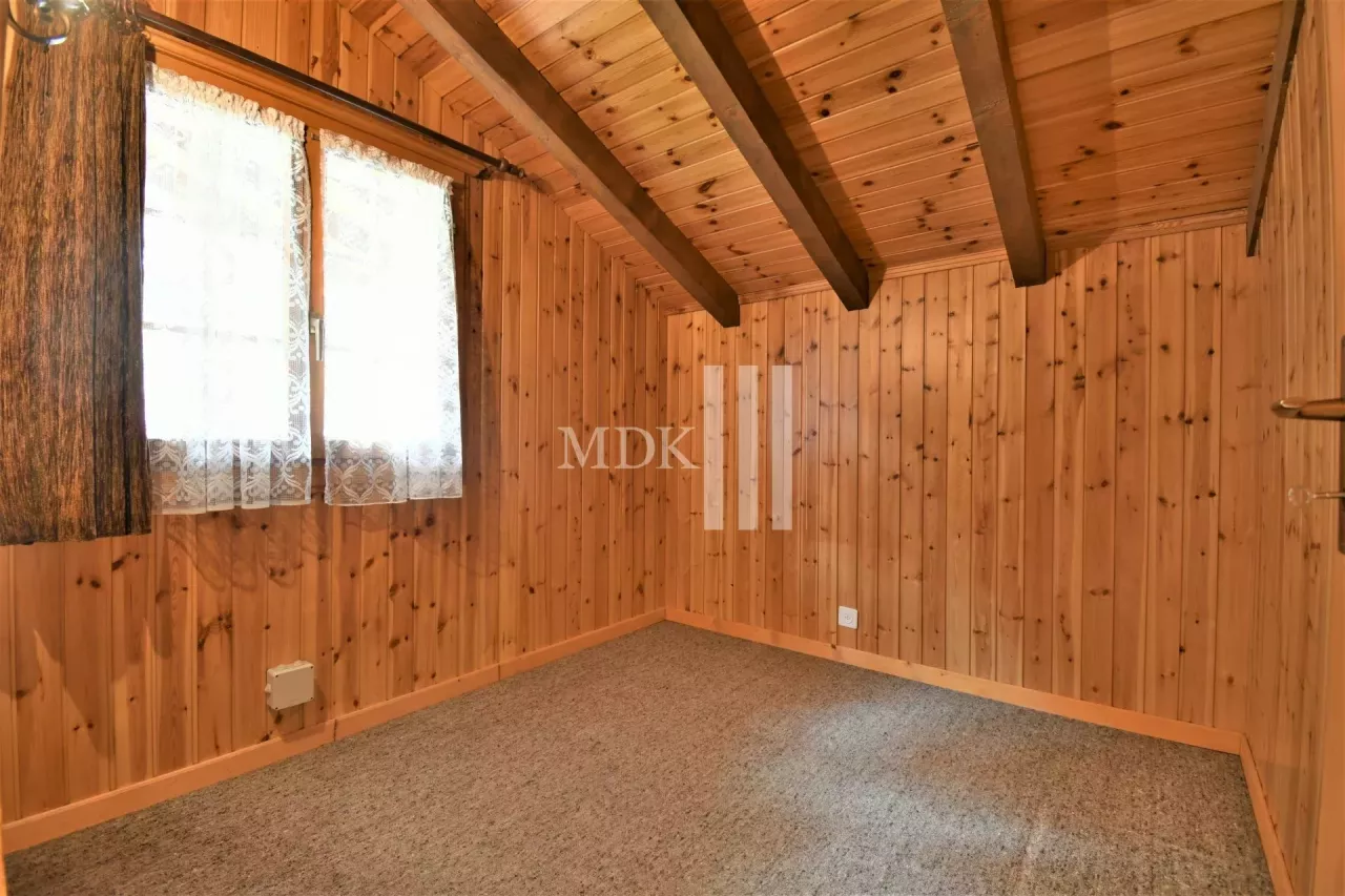 Beautiful chalet for sale in the center of the village