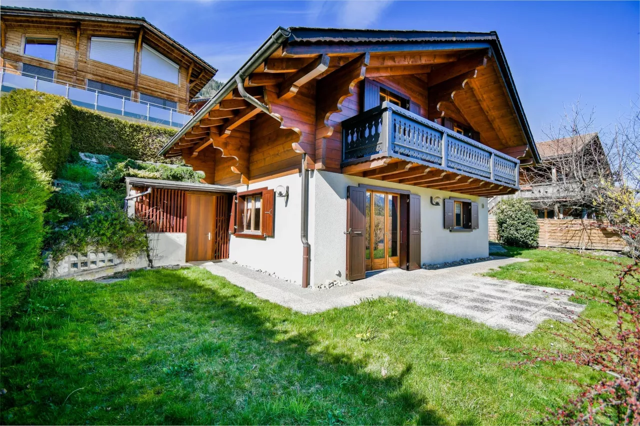 Opportunity! Beautiful chalet in a quiet neighborhood