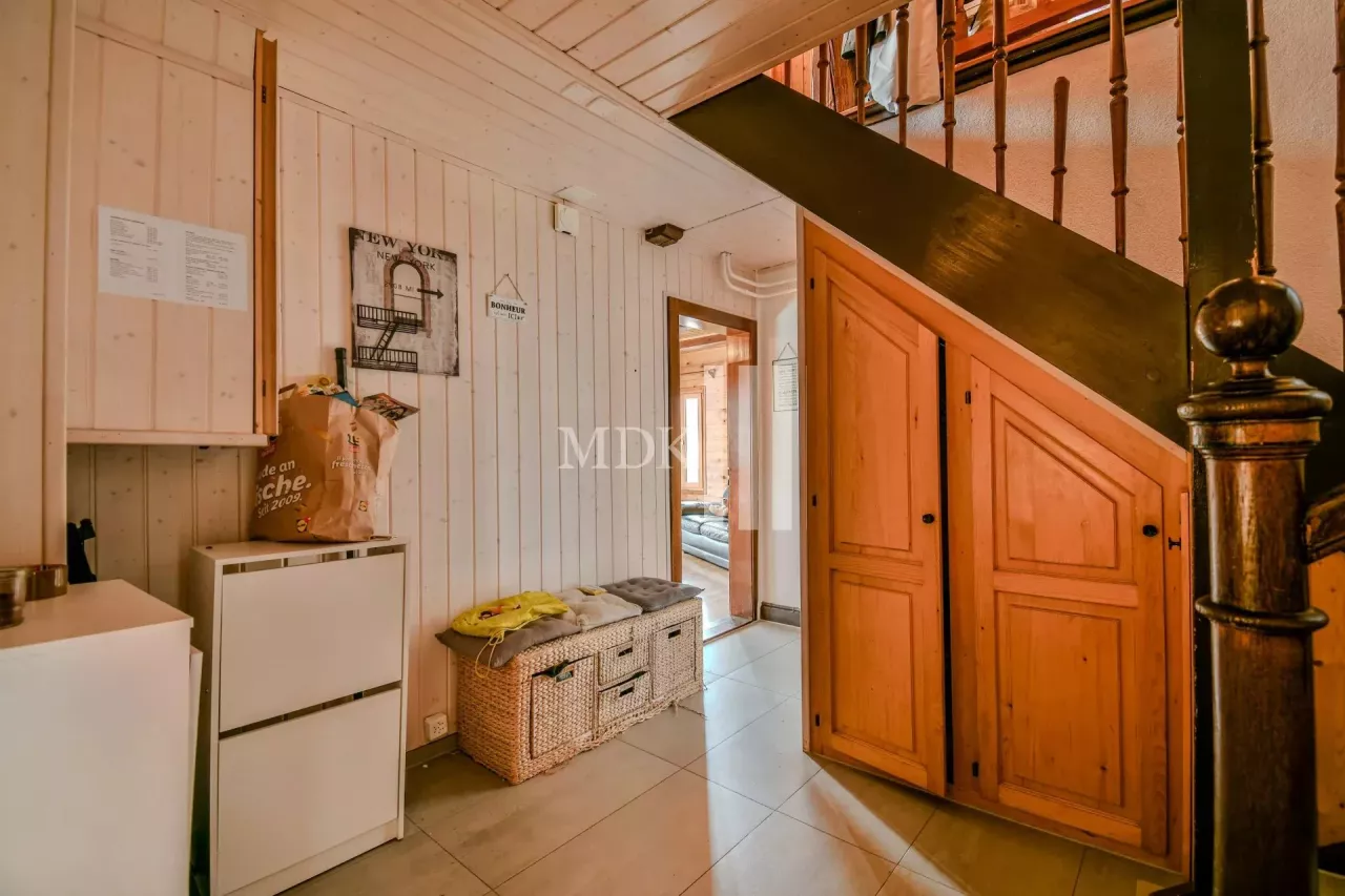 Magnifique chalet comprenant un appartement et un local commercial