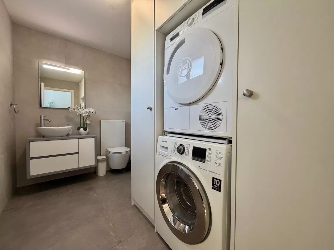 Villa moderne, deux couverts à voiture, à Saxon