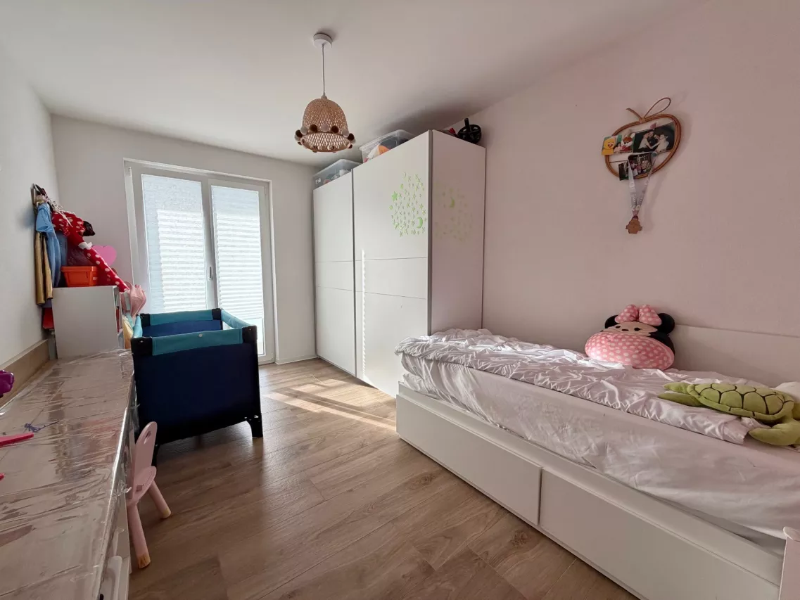 Villa moderne, deux couverts à voiture, à Saxon