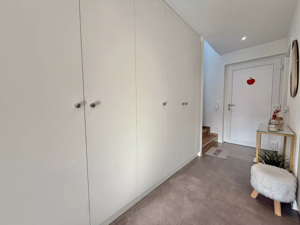 Villa moderne, deux couverts à voiture, à Saxon