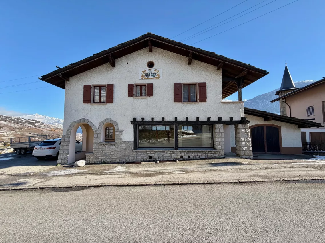 Immeuble mixte à fort potentiel – Opportunité d’investissement à Flanthey