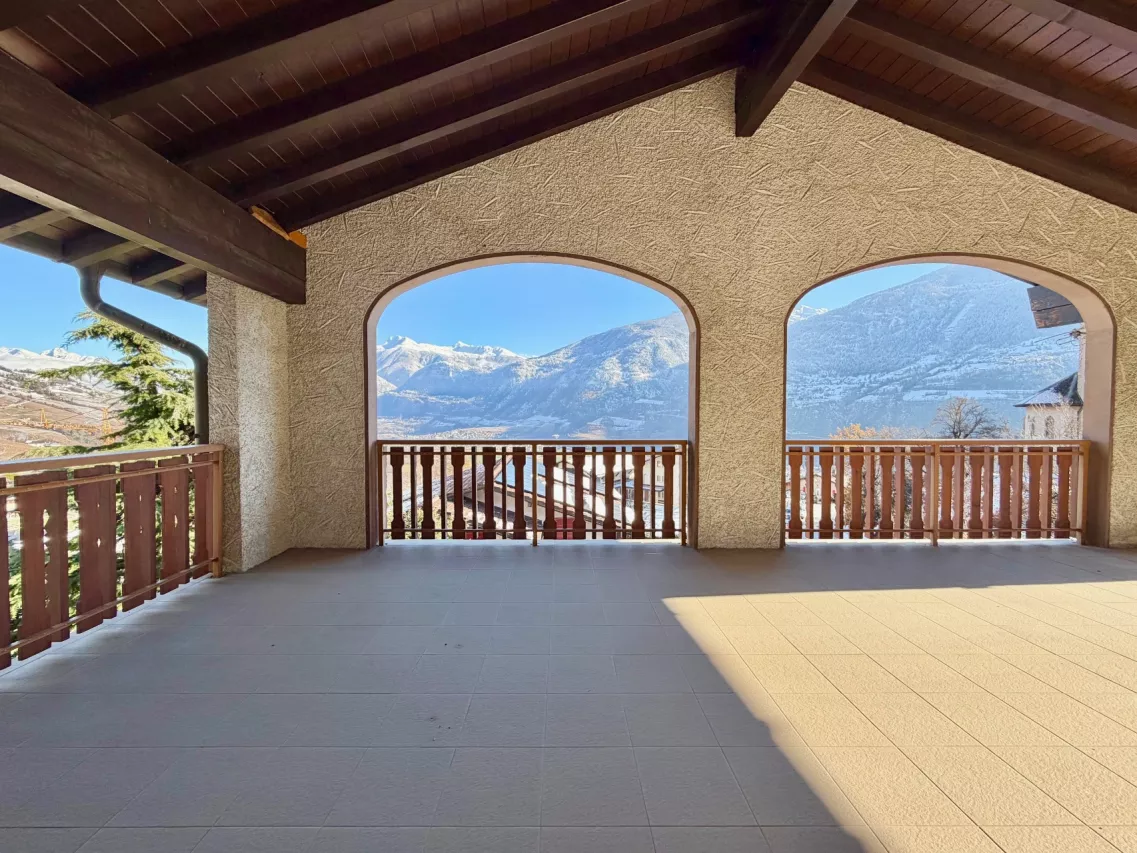 Immeuble mixte à fort potentiel – Opportunité d’investissement à Flanthey