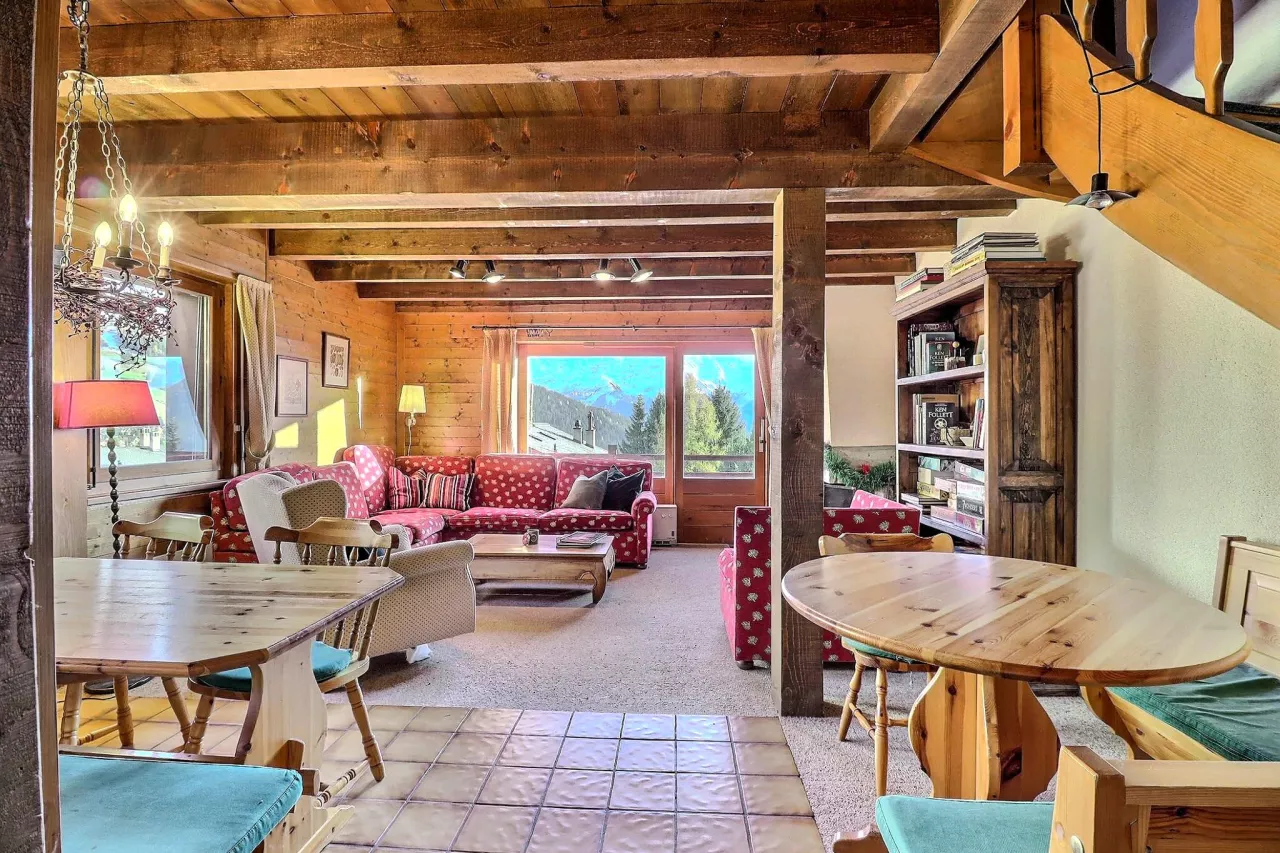 Élégant duplex de 4 pièces avec vue panoramique à vendre