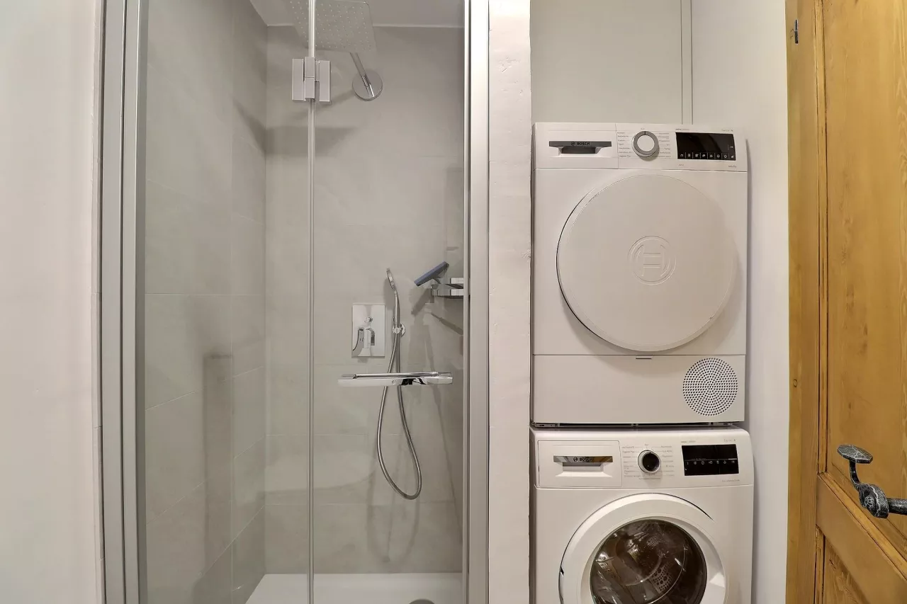 Studio entièrement rénové. Vue imprenable sur les montagnes !