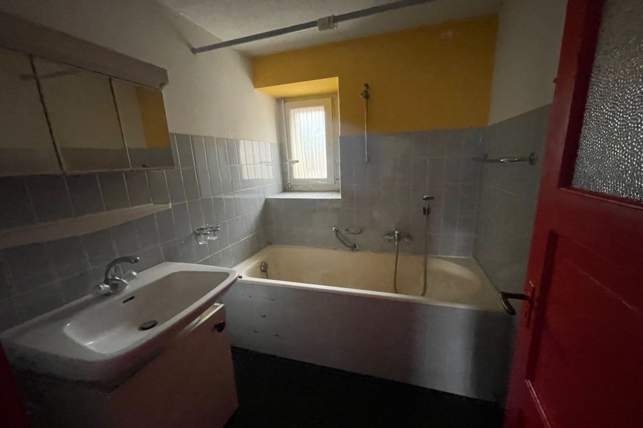Maison villageoise à rénover de 6 pièces à Savièse