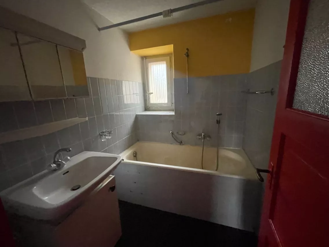 Maison villageoise à rénover de 6 pièces à Savièse