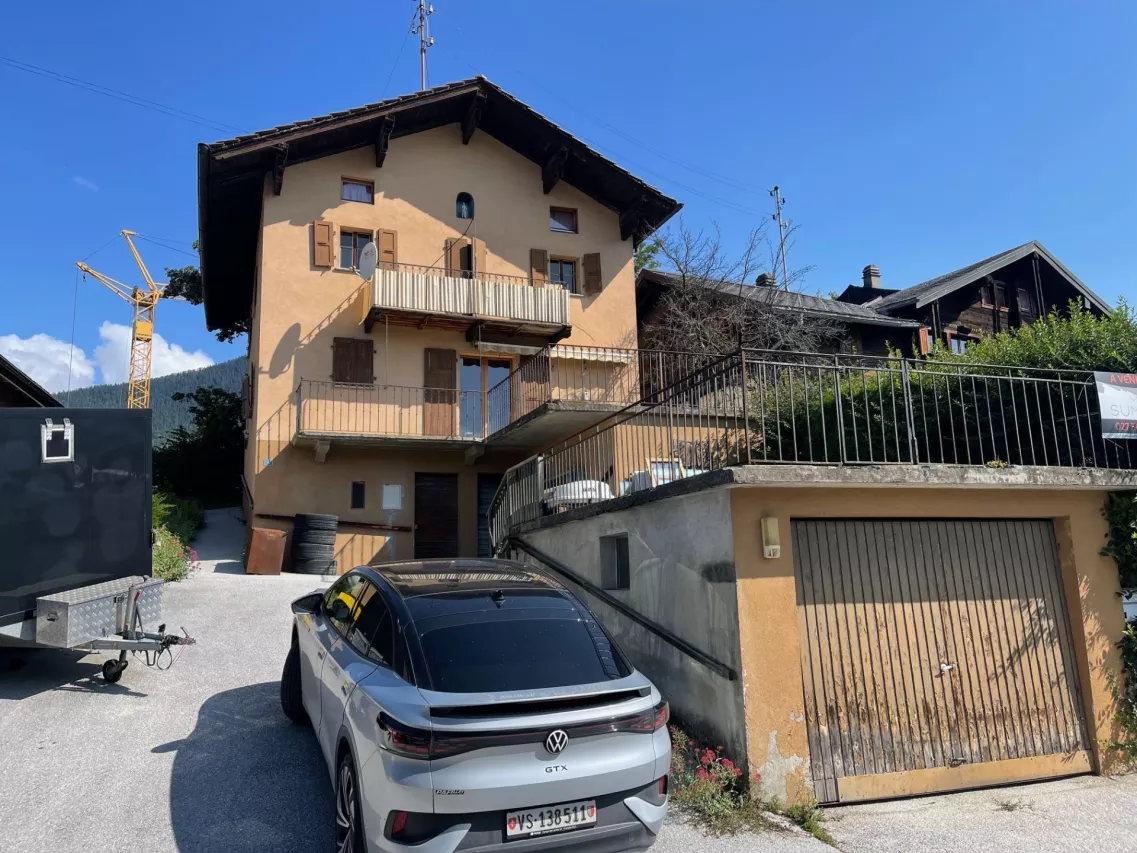Maison villageoise à rénover de 6 pièces à Savièse