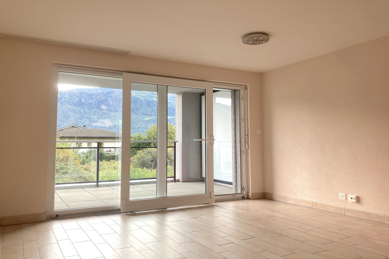 Vétroz - Lumineux studio avec grand balcon