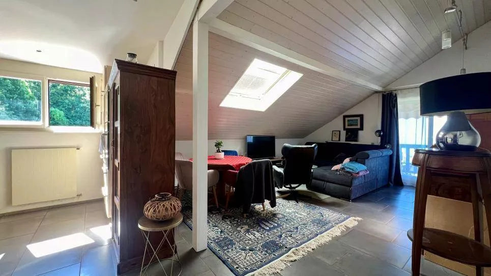 Clarens - Bel appartement mansardé sur les hauts de Tavel !