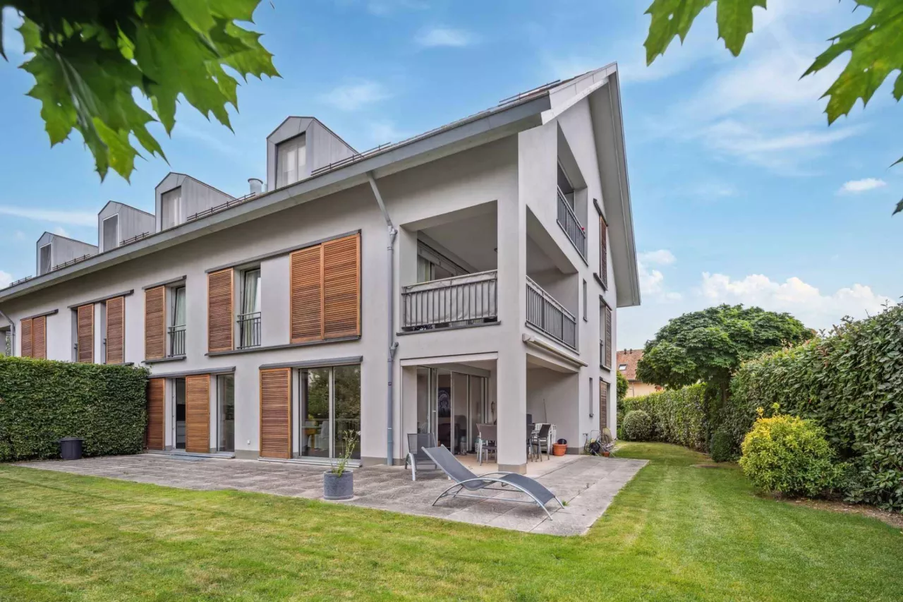 Chavannes-des-Bois - Bel appartement de 4.5 pièces de 190 m2 avec un jardin de 487 m2