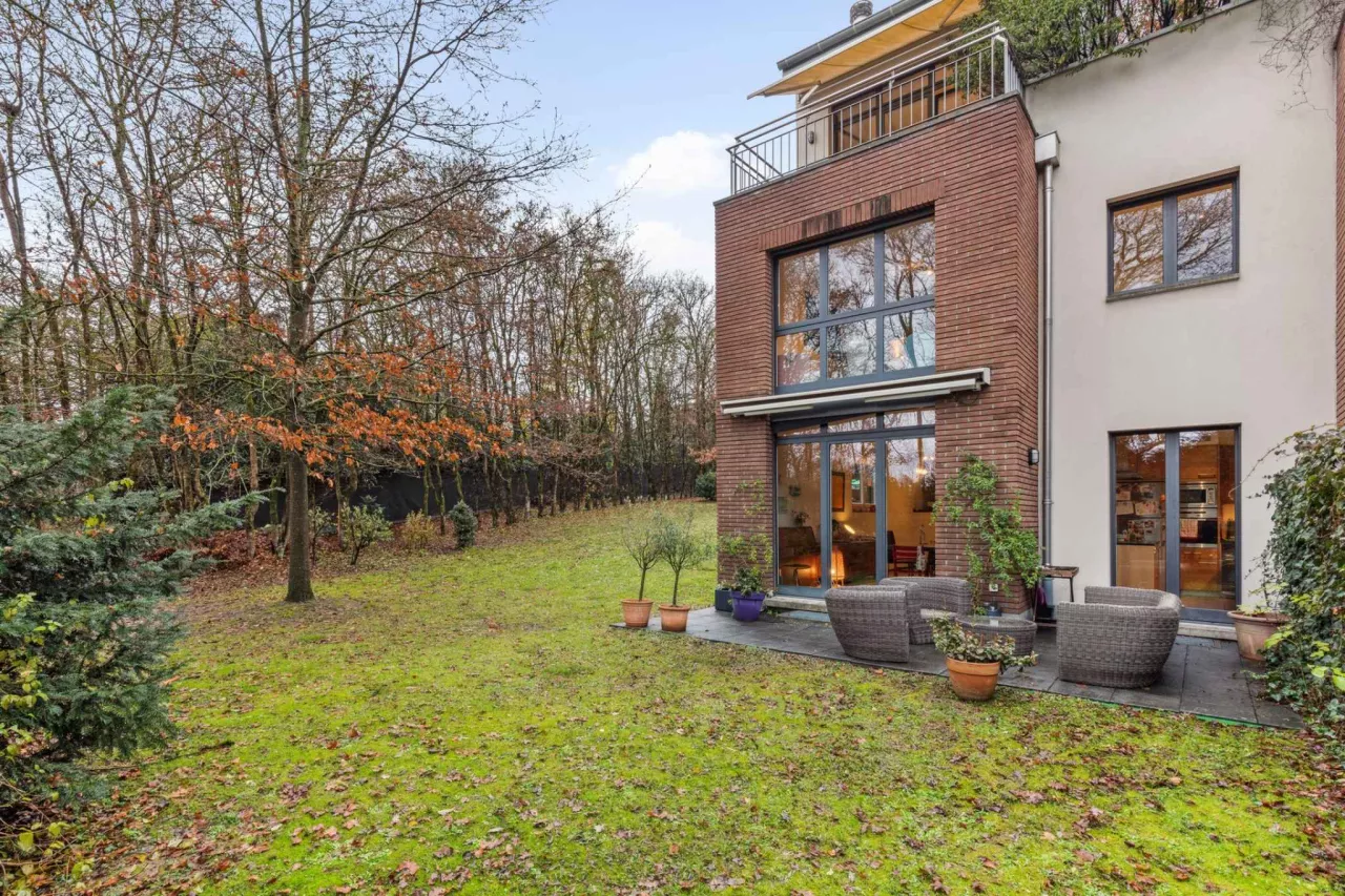 Genève - En exclusivité :                                                     Town House avec jardin à Champel