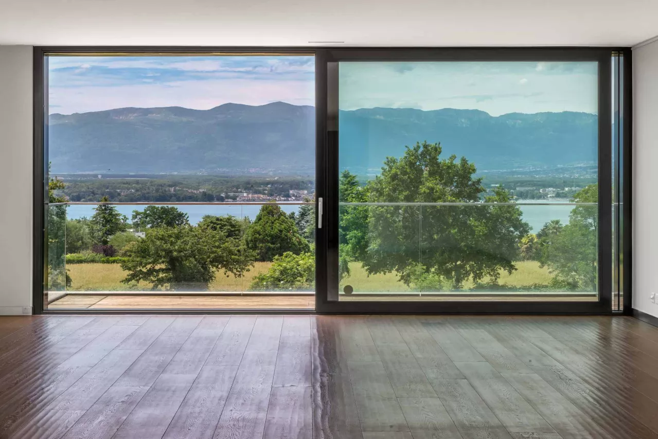 Corsier GE - Superbe duplex en attique avec vue sur le Lac, les champs et le Jura - En exclusivité !