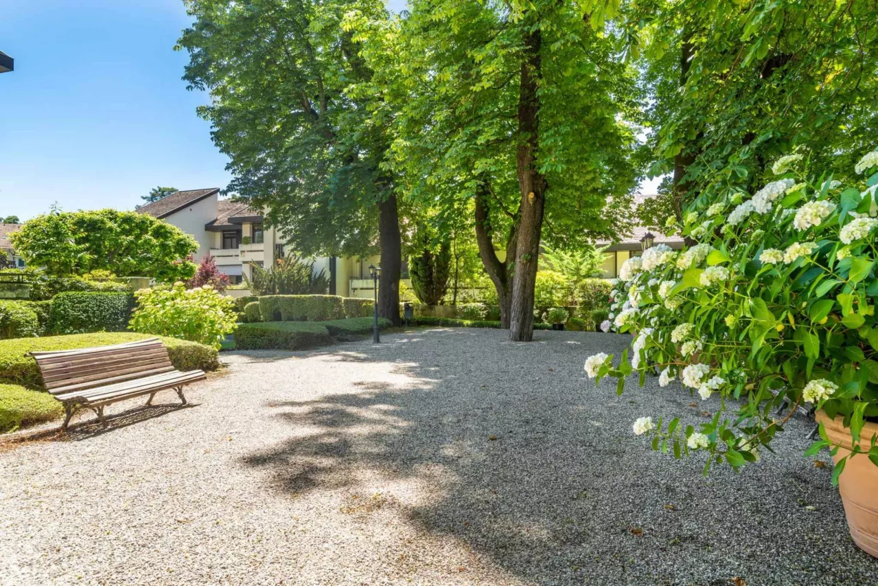 Cologny - Bel attique avec service hôtelier