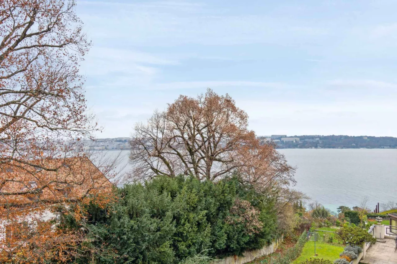 Cologny - Bel attique avec service hôtelier
