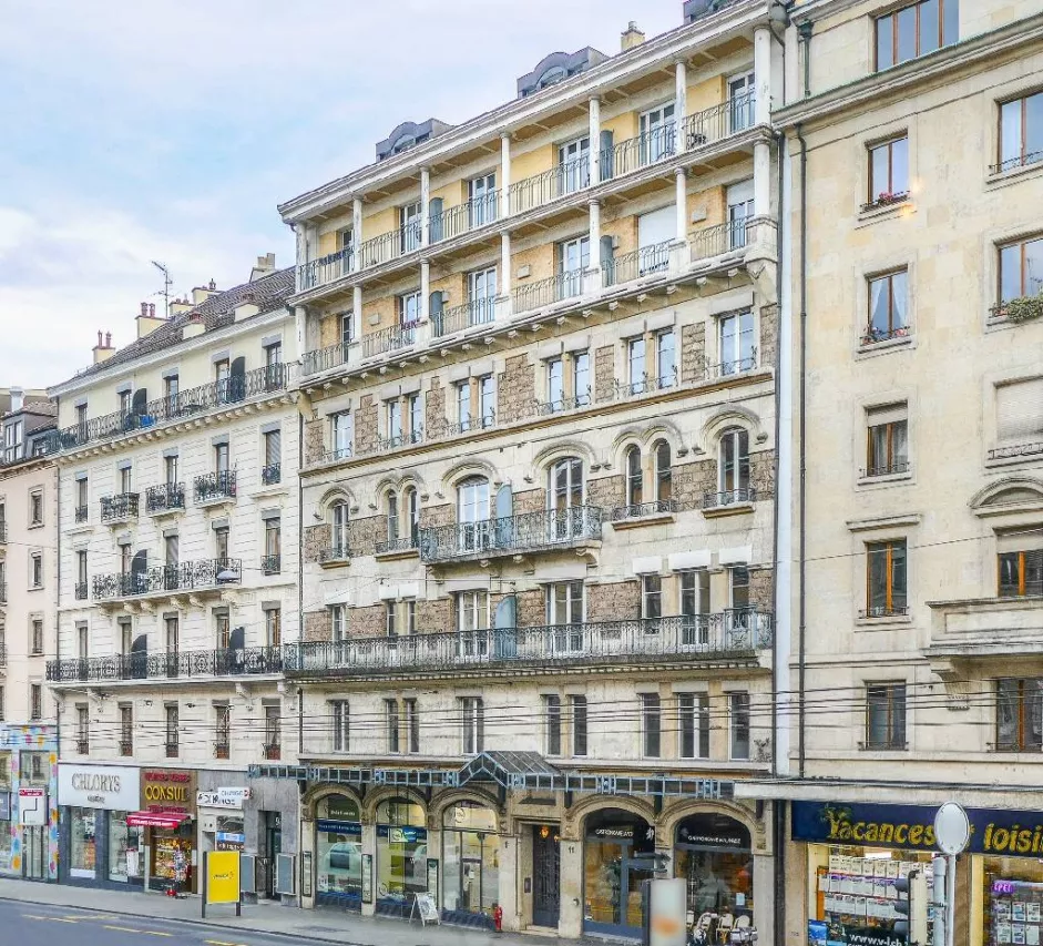 Genève - Rue de Chantepoulet 11 à Genève                                                                                                Arcade commerciale de 500 m2 env.