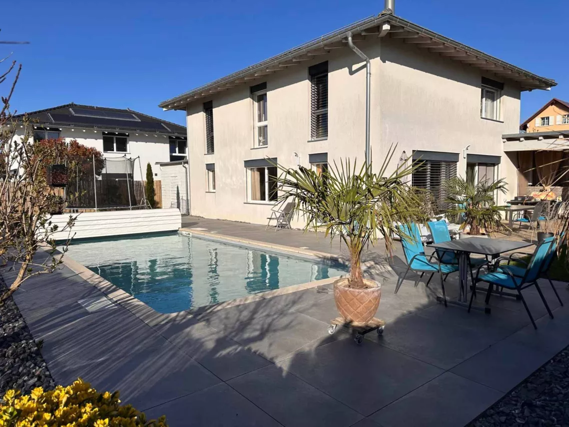 Chavornay - Superbe villa individuelle de 6.5 pièces avec jardin et piscine