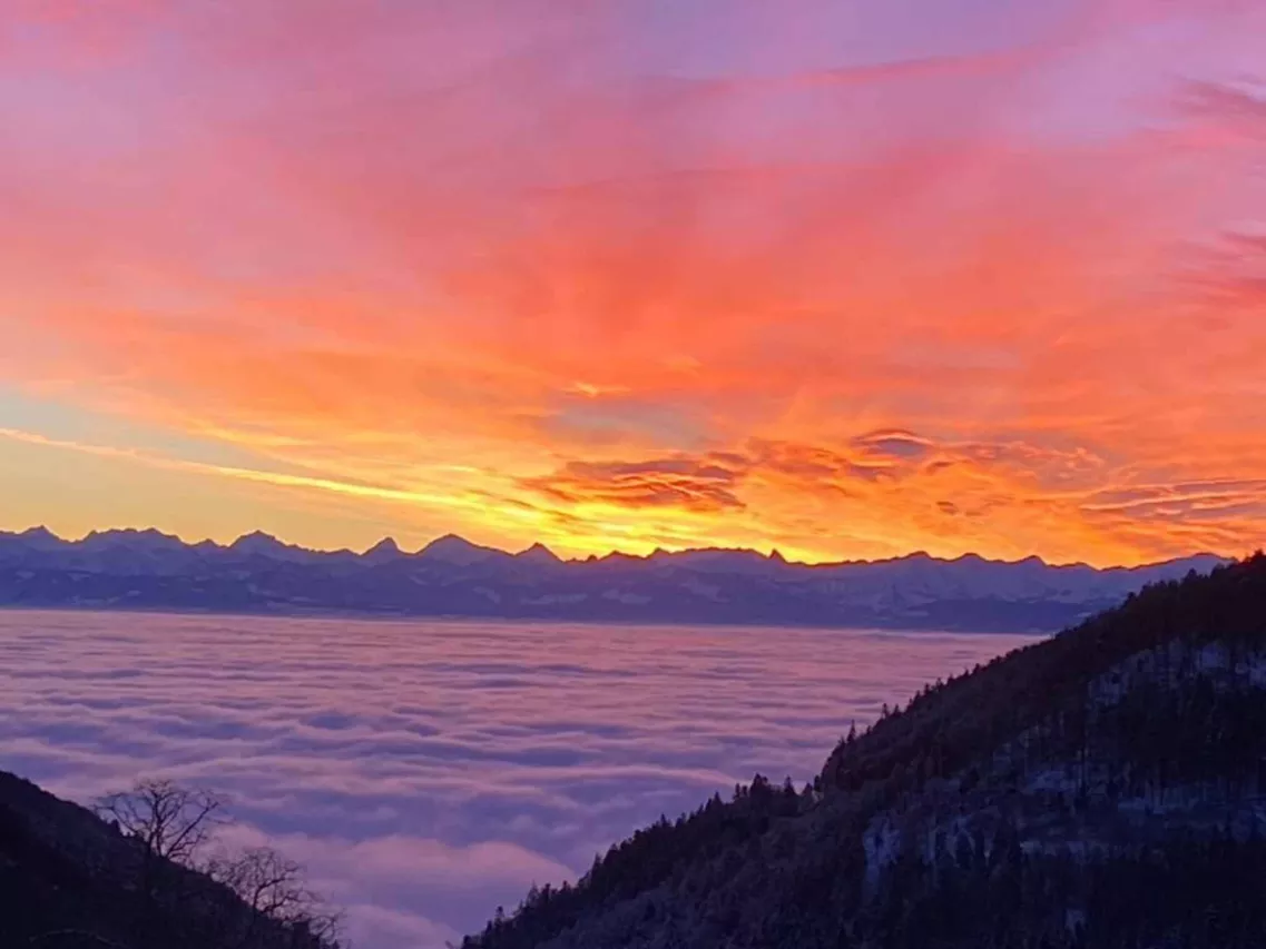 Ste-Croix - Magnifique appt de 4.5 pièces avec 2 balcons, 1 pl. parc couverte et vue panoramique sur les Alpes
