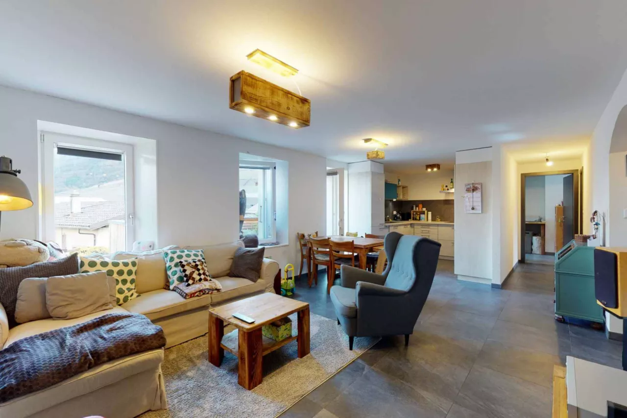 Affaire à saisir magnifique appartement de 3.5 pièces situé au 2? étage d'une petite PPE