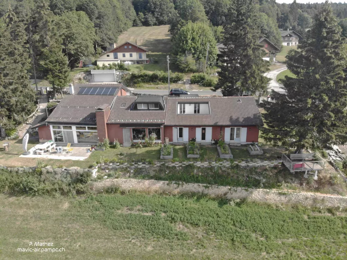 Mauborget - Superbe villa individuelle de 8 pièces avec vue incroyable, jardin et garage double