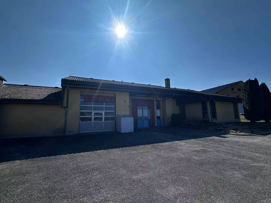 Essertines-sur-Yverdon - Magnifique parcelle de 2'945 m2 avec surface artisanal et bureaux à vendre