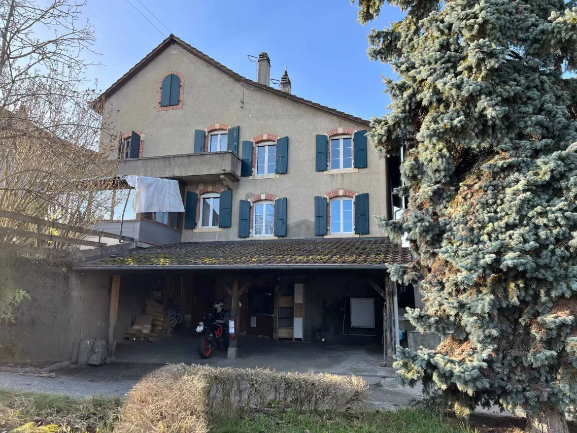 Montcherand - Charmante maison mitoyenne de 4½ pièces avec jardin et places de parc