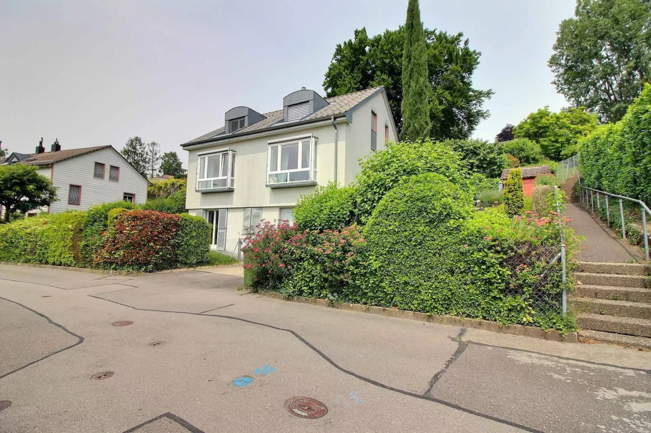 Bussigny - TRES BELLE MAISON INDIVIDUELLE DE 7.5 PIECES SITUEE DANS UN ENVIRONNEMENT<br>CALME ET VERDOYANT DE BUSSIGNY