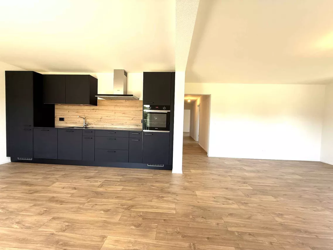 Montet (Broye) - Rénovation totale, magnifique appartement neuf situé au 2ème étage.