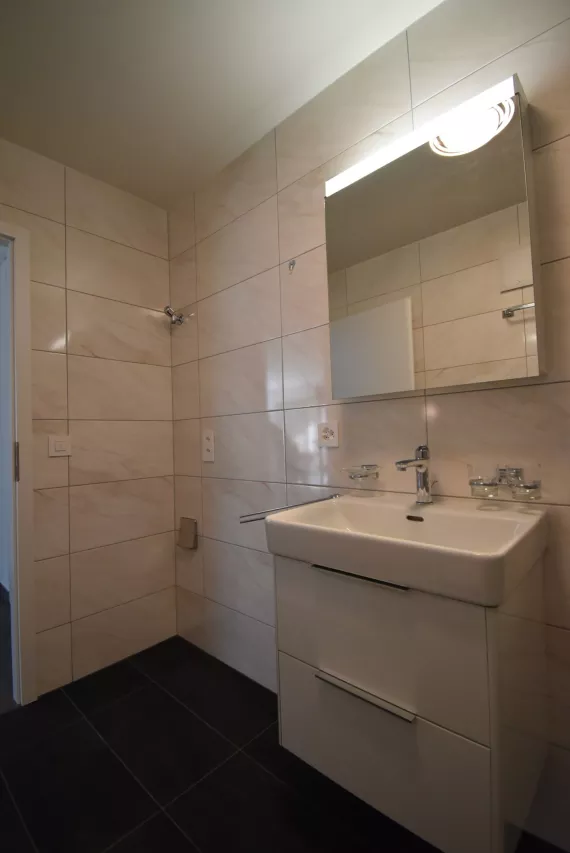 Superbe 2.5 pièces moderne avec vaste jardin privatif de 100m2