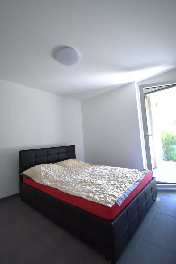 Superbe 2.5 pièces moderne avec vaste jardin privatif de 100m2