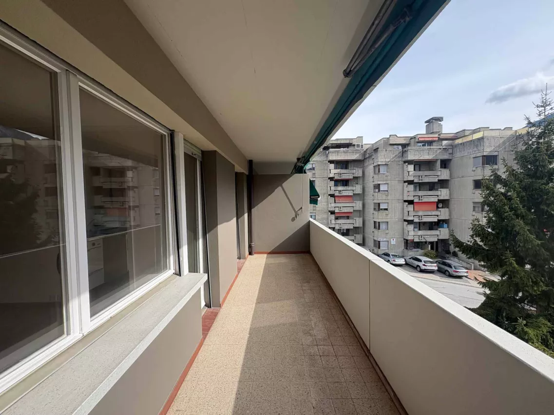 Affaire à saisir 1.5 pièce avec balcon plein sud de 12m2 objet rare!!