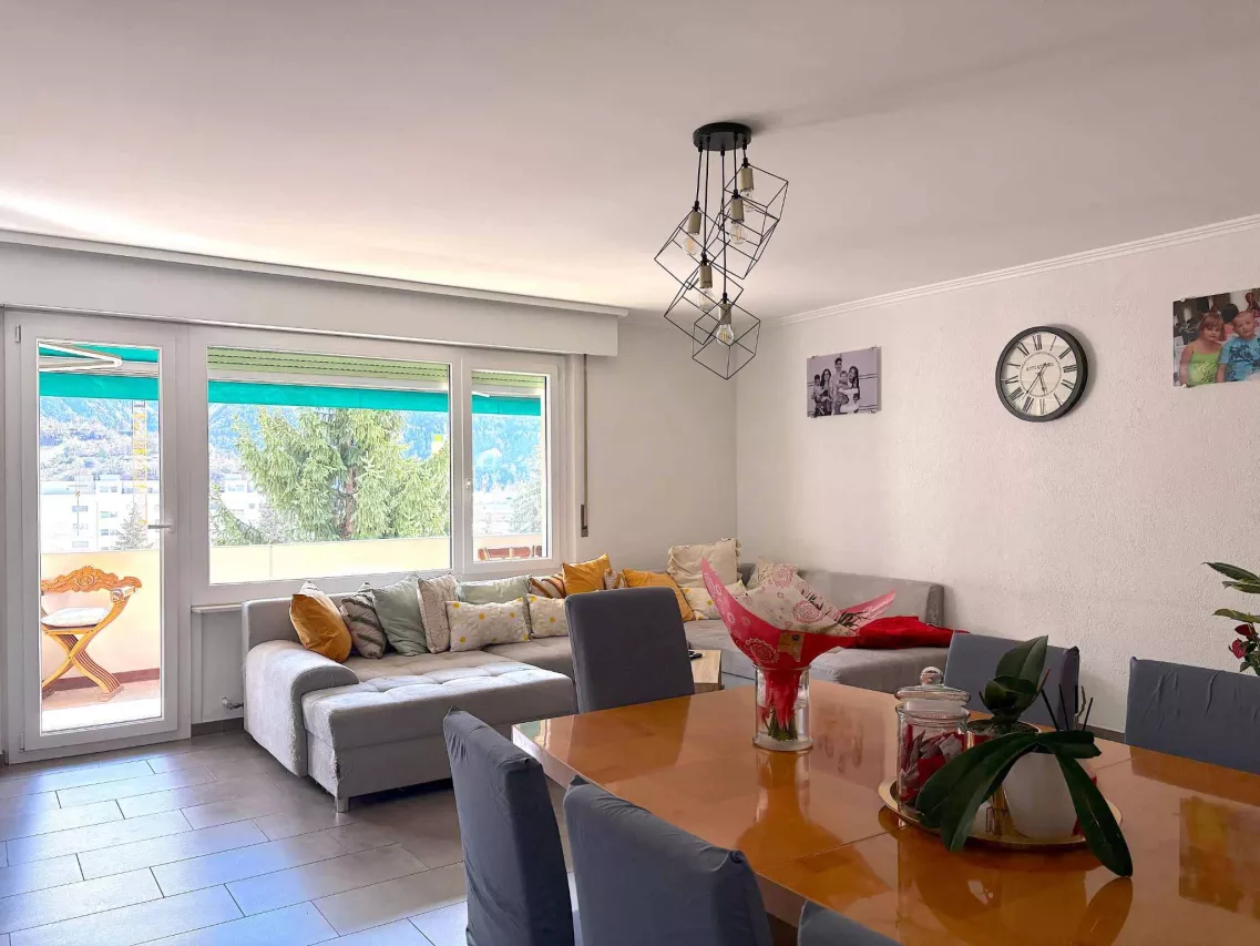 Appartement de 5.5 pièces au 2? étage – lumineux et traversant.