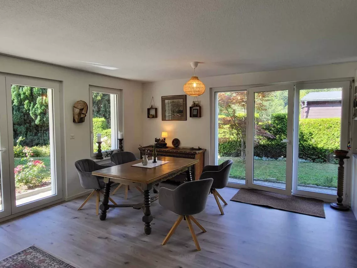 Magnifique chalet entouré de nature dans un havre de tranquillité