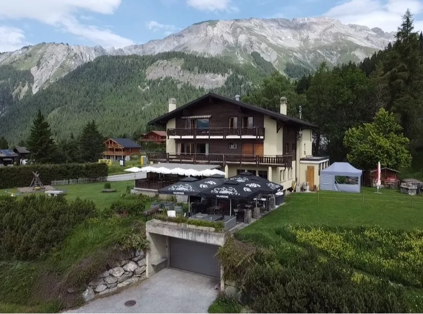 Ensemble Immobilier de Caractère avec Restaurant et Appartements