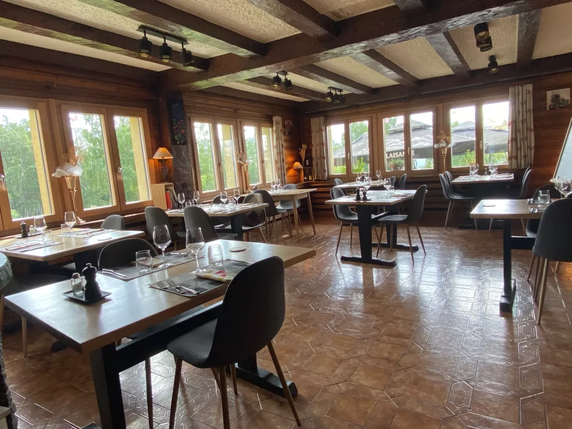 Ensemble Immobilier de Caractère avec Restaurant et Appartements