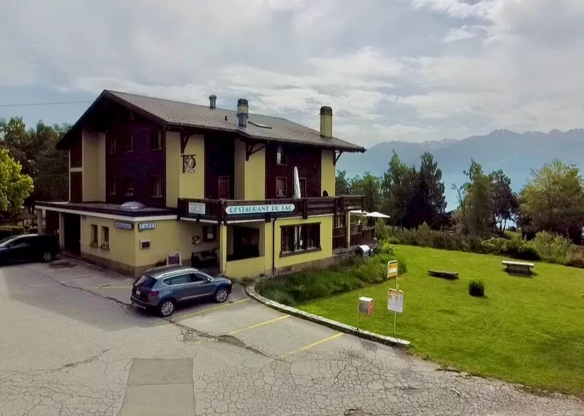 Ensemble Immobilier de Caractère avec Restaurant et Appartements