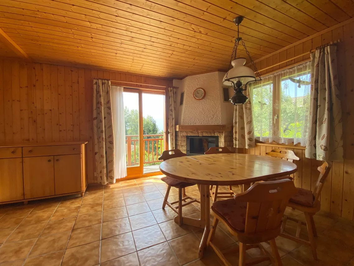 Chalet Malou avec un très grand sous-sol de rangement