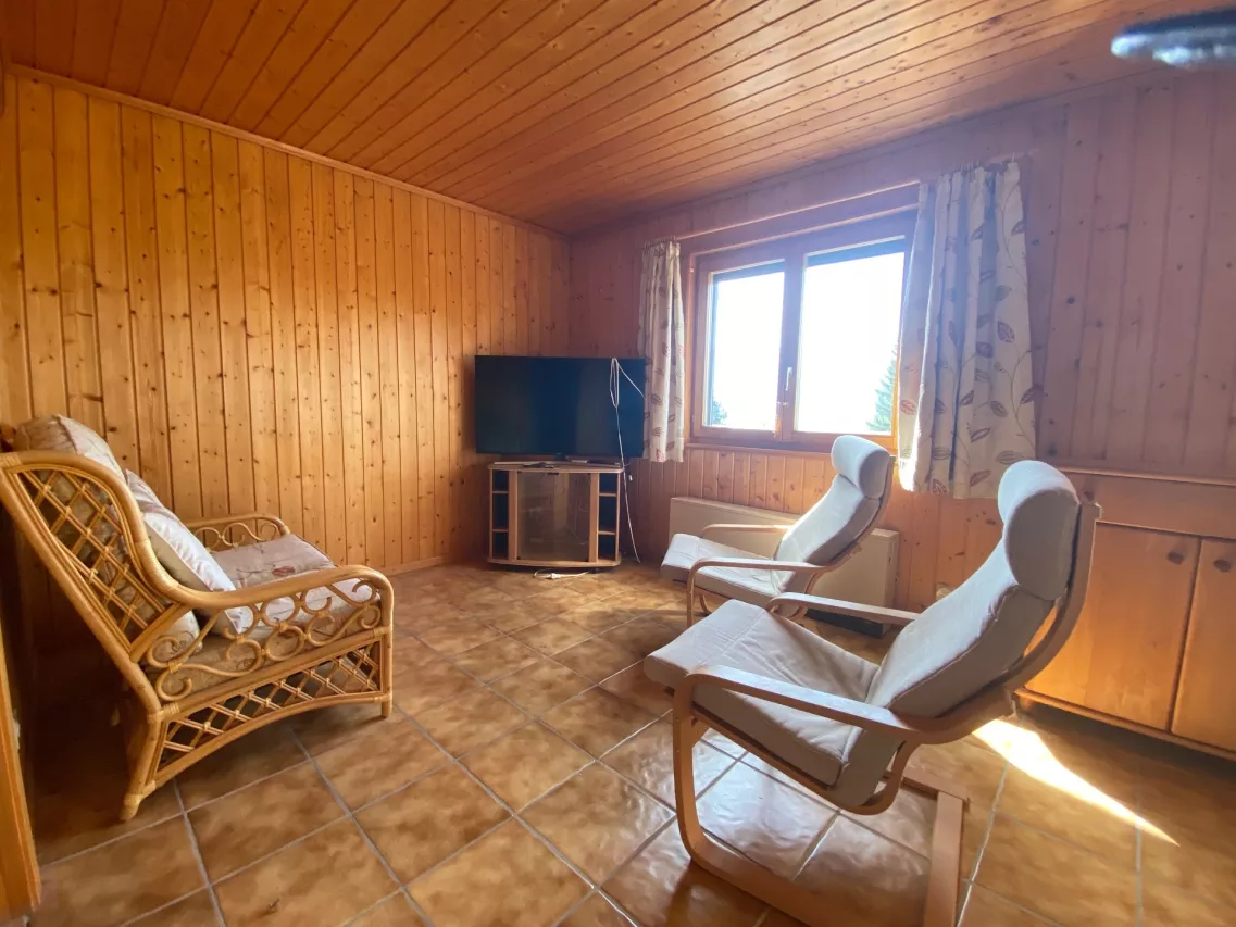 Chalet Malou avec un très grand sous-sol de rangement