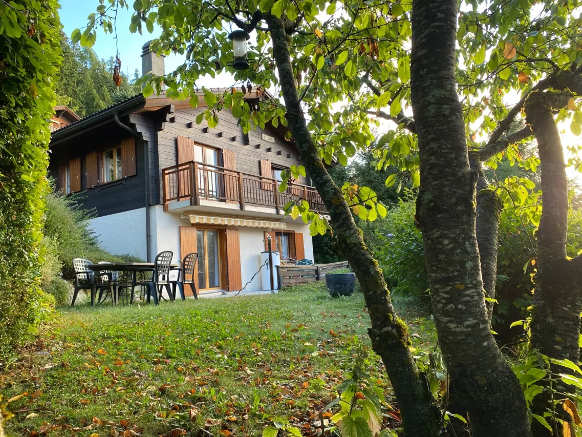 Chalet Malou avec un très grand sous-sol de rangement