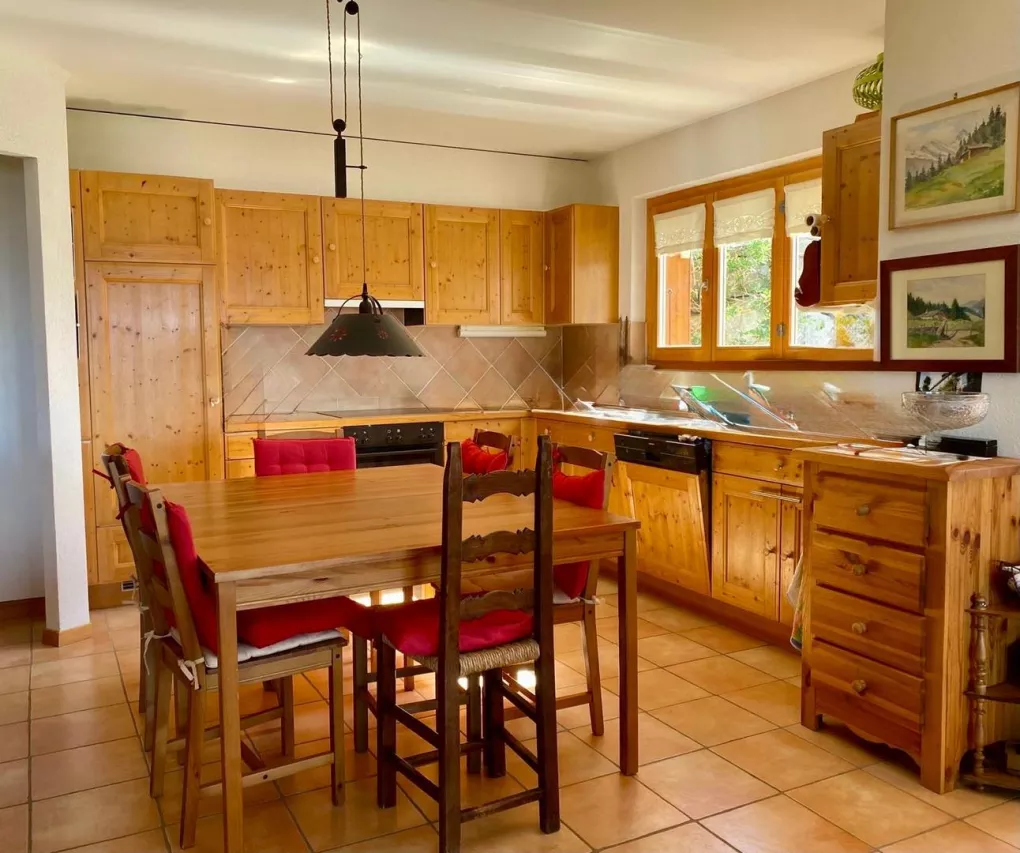 Superbe duplex avec jardin, panorama dégagé et garage, un atout indéniable