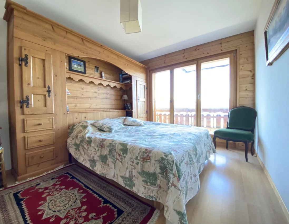 Superbe duplex avec jardin, panorama dégagé et garage, un atout indéniable
